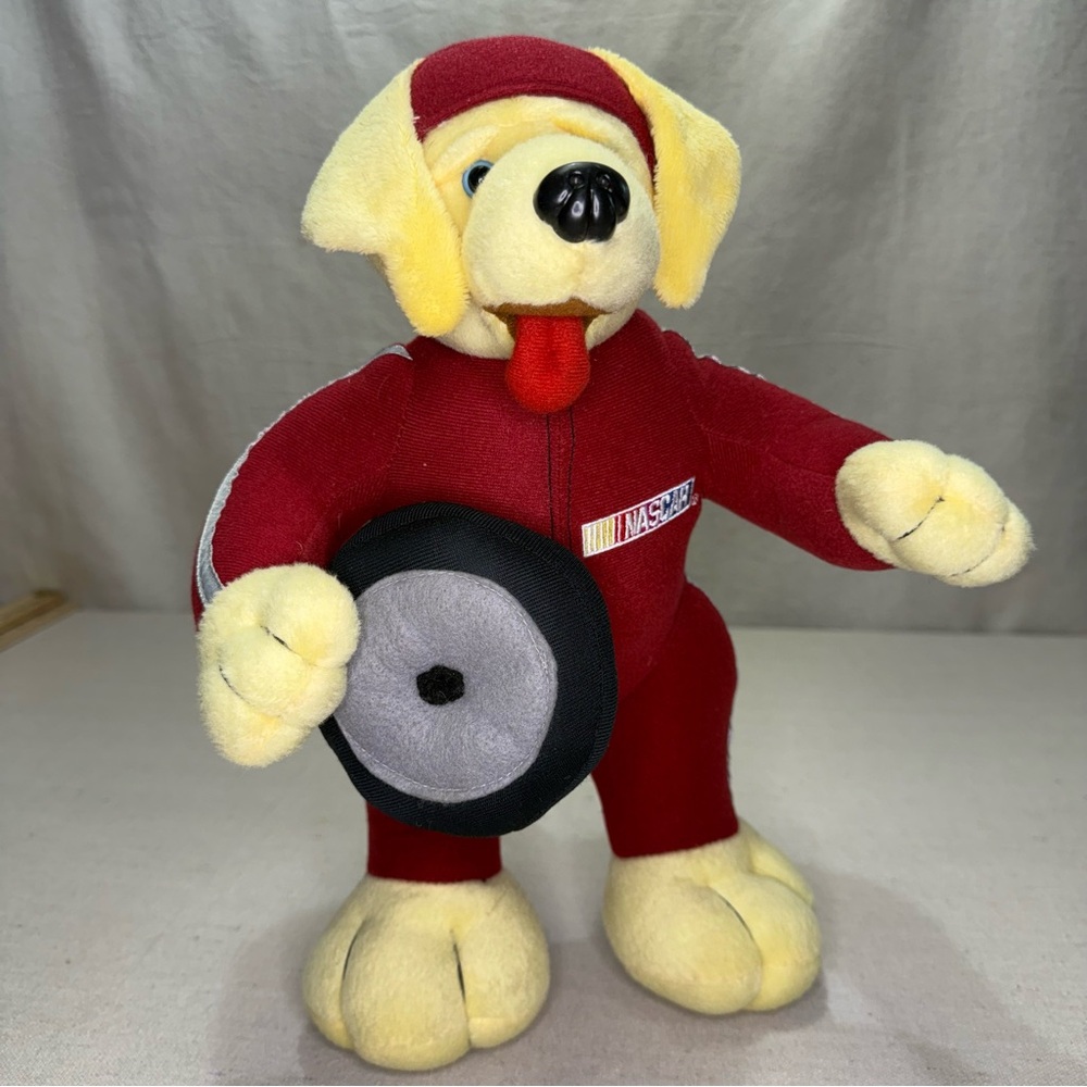 NASCAR Sugar Loaf Tire Carrier Racing Dog Plush Car Driver 2005 - Vintage